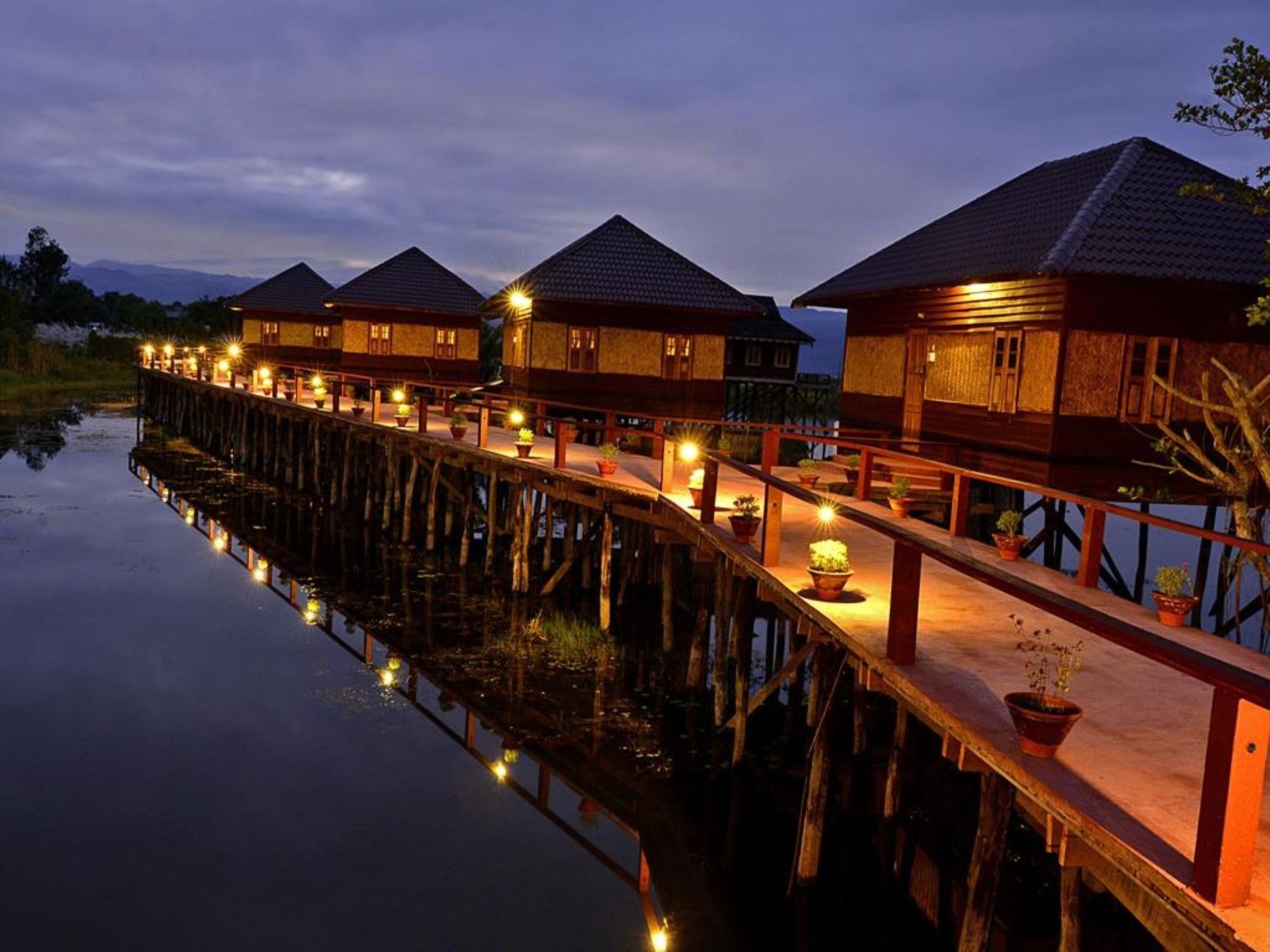 Shwe Inn Tha Floating Resort Inle Lake Exterior photo